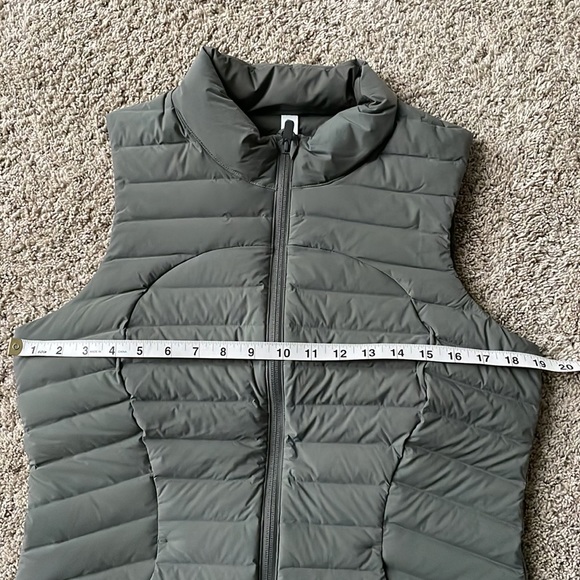 Lululemon Pack It Down Vest - Picture 4 of 10